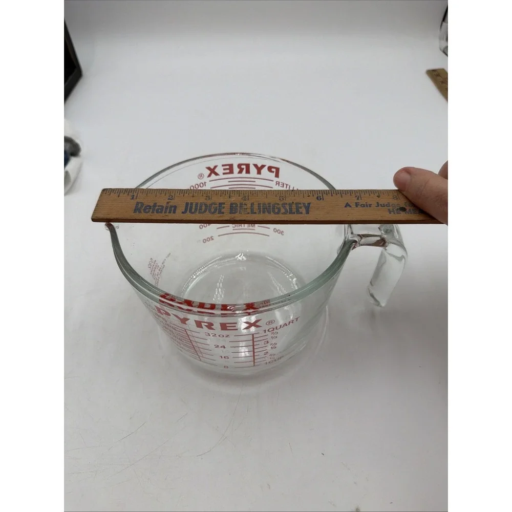 Vintage Pyrex 532 4 CUP 1 Quart 32 oz Measuring Cup Red Block Letters